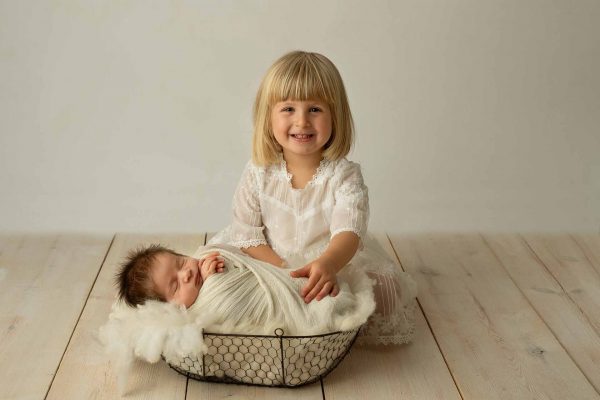 Newborn family photo session 