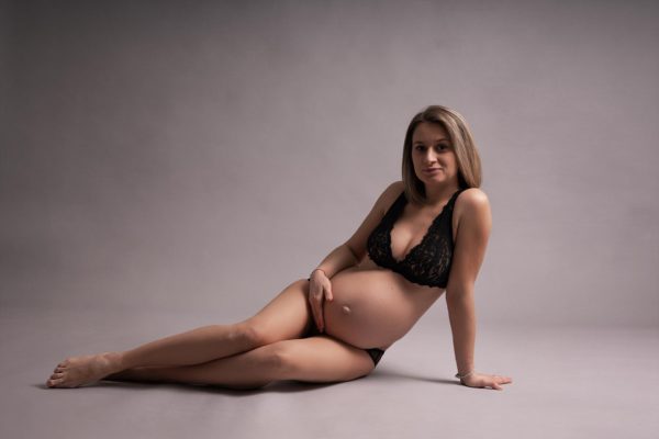 Brussels based Maternity photographer